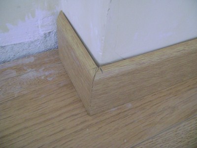 skirting_board_corner.JPG